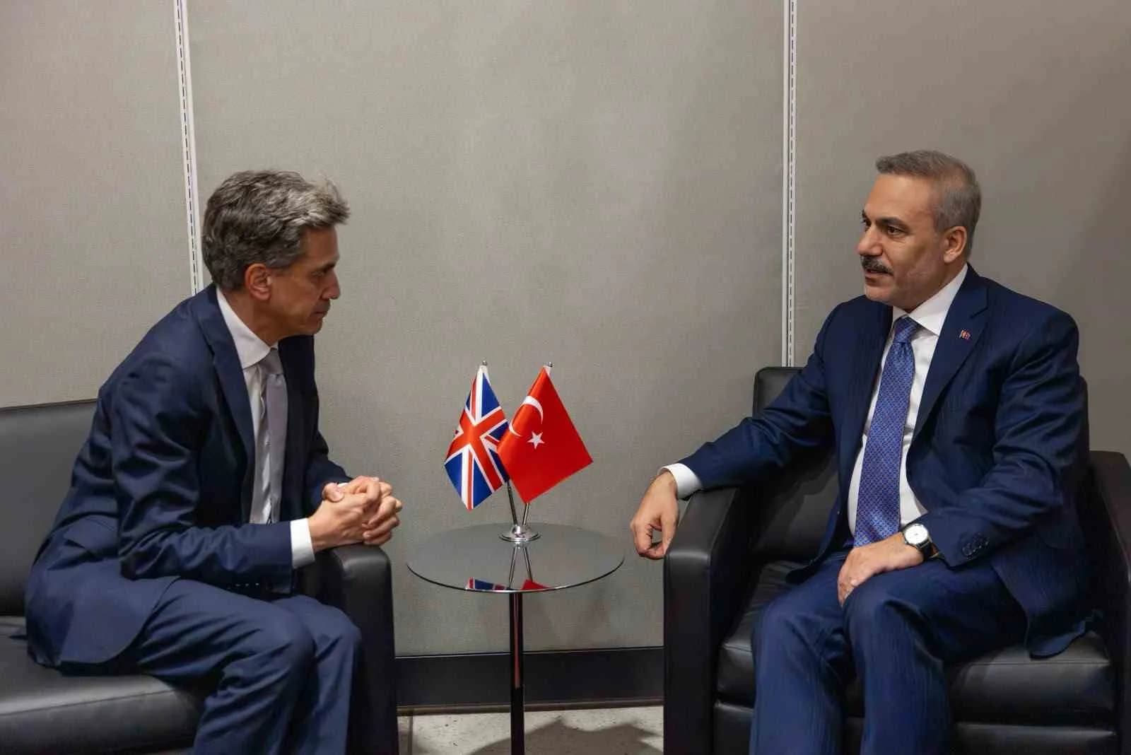 Bakan Fidan, İngiliz mevkidaşı Miliband ile görüştü