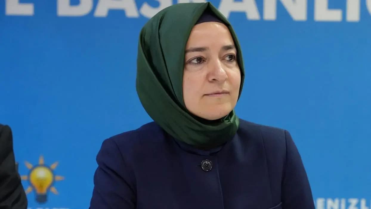 Fatma Betül Sayan Kaya AKP'den  ihraç edildi