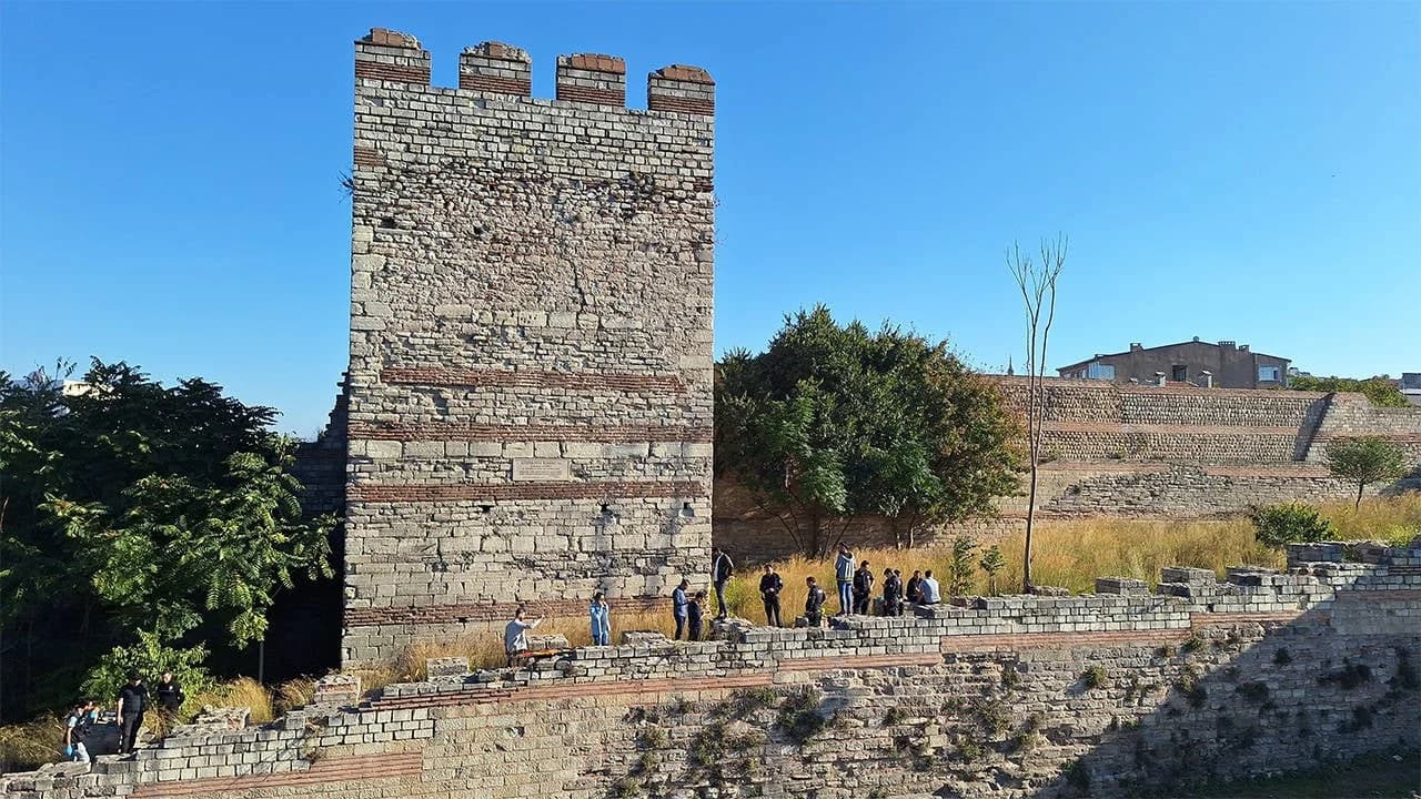 Topkapı Surları önünde erkek cesedi bulundu