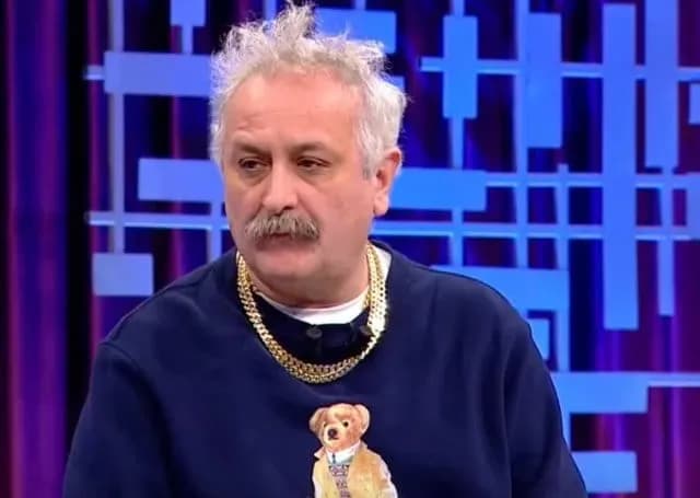 Onur Ünlü’den Kocaeli Şehir Tiyatrosu’na övgü