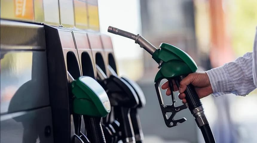 Benzine tarihin en büyük zammı geliyor!