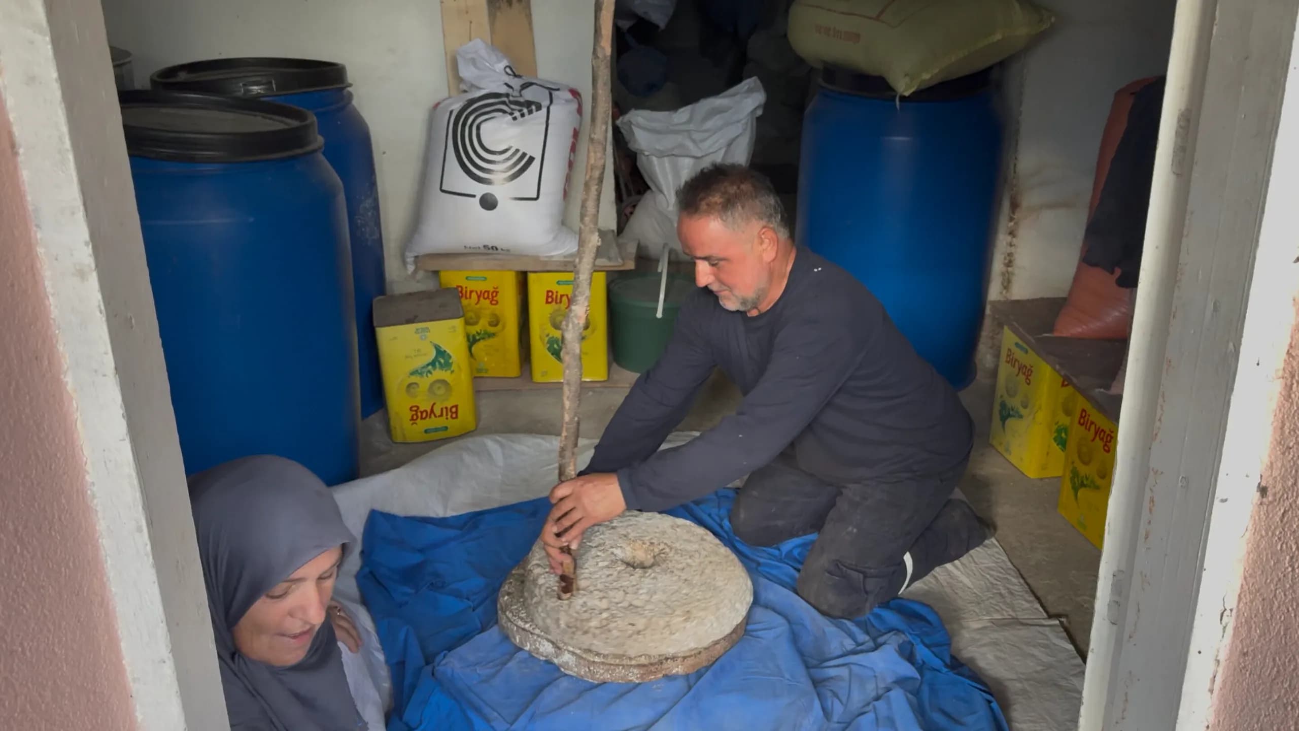 Dededen Kalma Değirmenle Geleneği Sürdürüyor