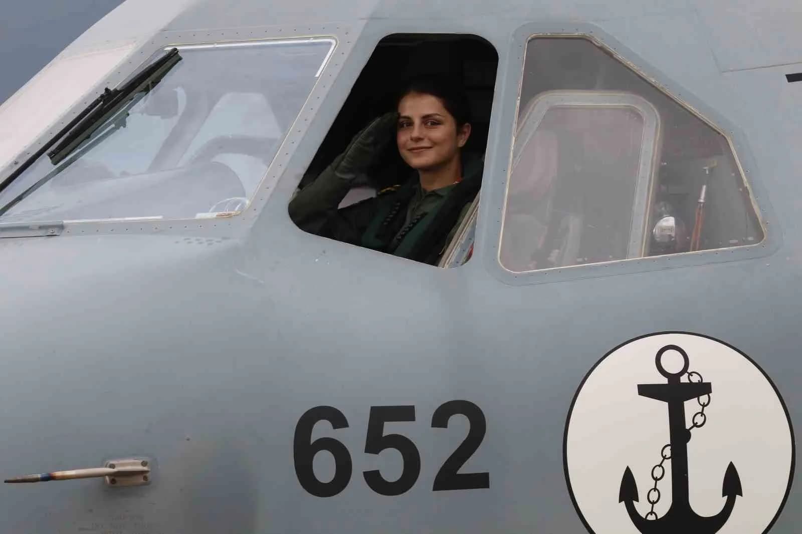 Gökyüzünde bir ilk: Türk Deniz Kuvvetleri’nin ilk kadın uçak pilotu