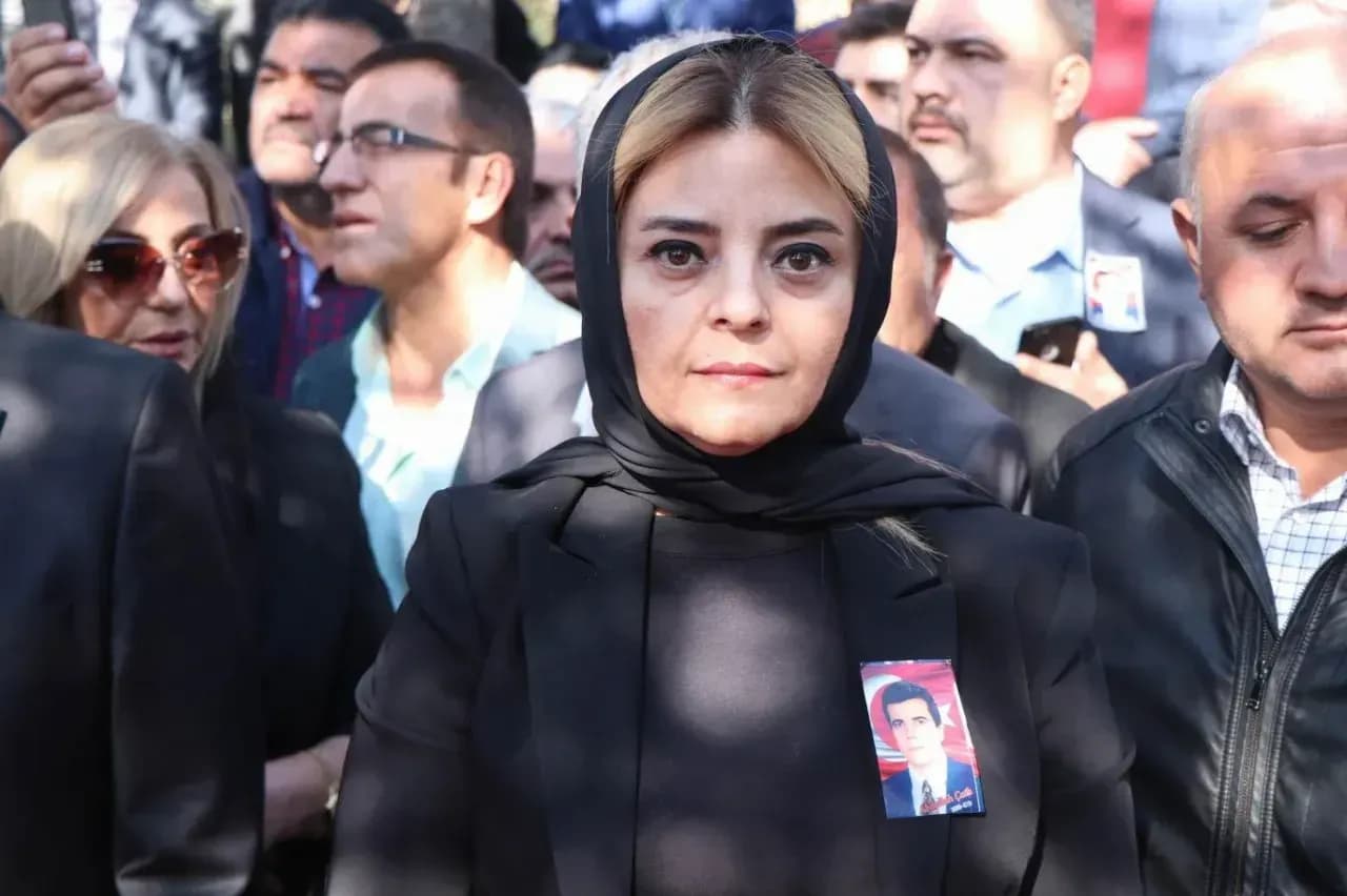 Abdullah Çatlı’nın kızı Gökçen Çatlı yeniden Kocaeli Kitap Fuarı’nda