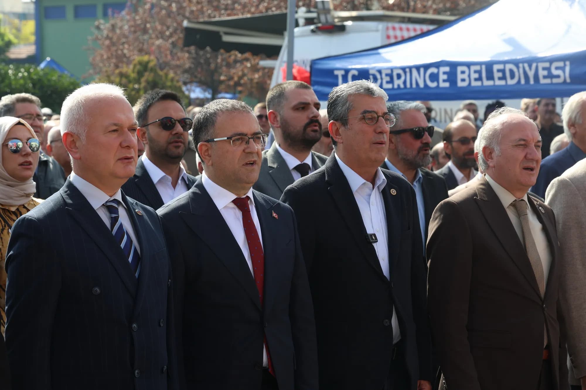 Derince Belediyesi 14 Yeni Hizmet Aracını Tanıttı