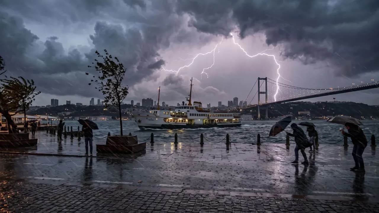 İstanbul'da Üniversiteler Tatil Edildi! 15 Ekim'de Hangi Üniversitelerde Eğitime Ara Verildi?
