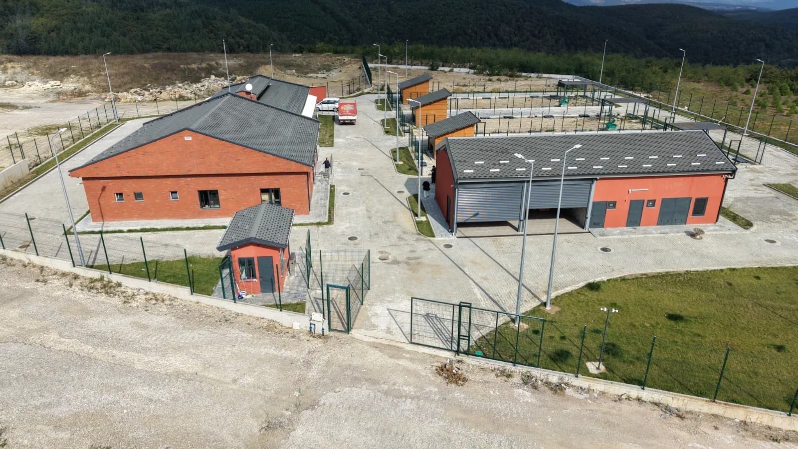 İzmit Belediyesi Dost Pati Yaşam Alanı’ndaki çalışmalarda son aşamaya geldi