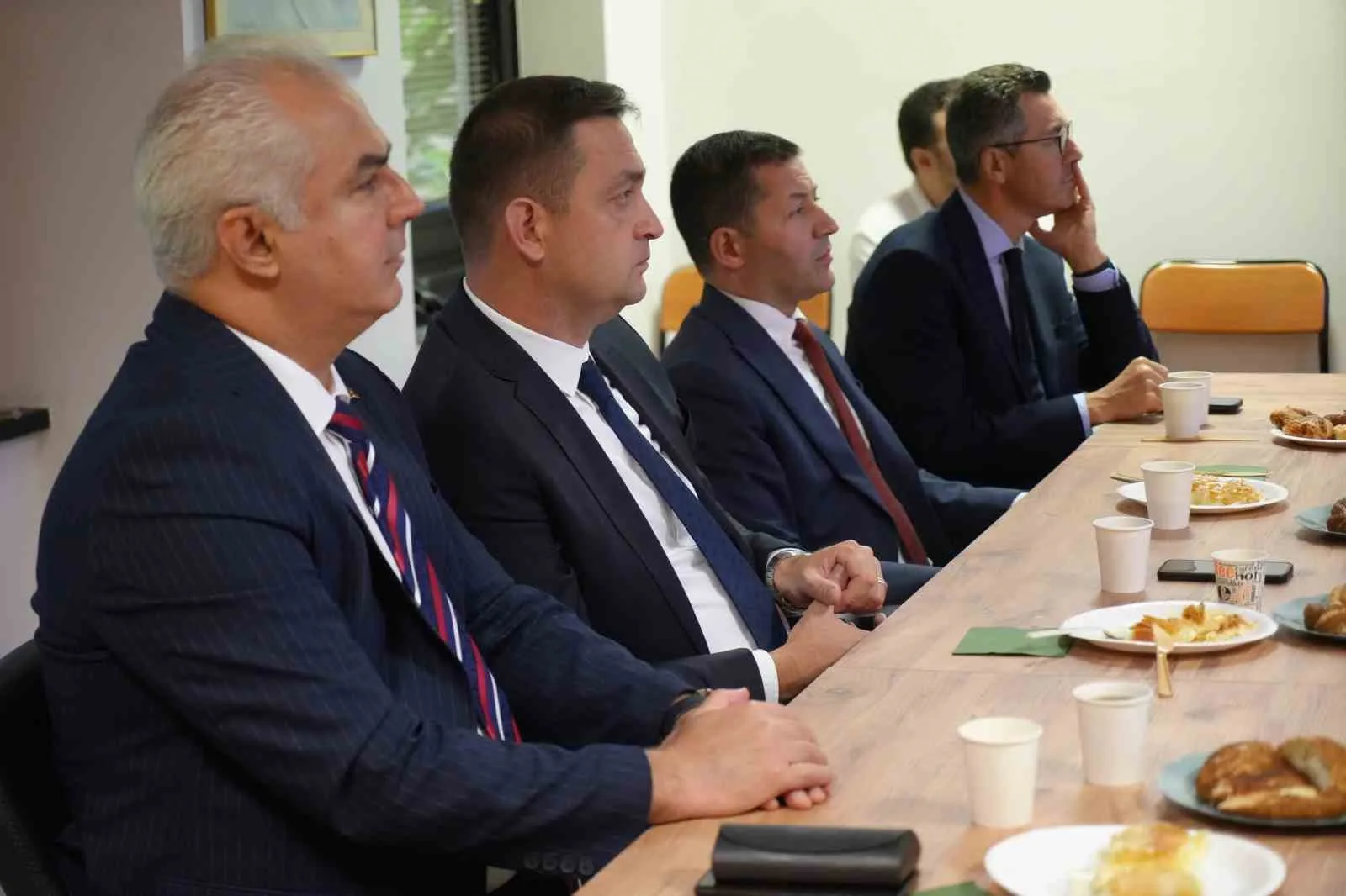 KOCAELİ ÜNİVERSİTESİ HUKUK FAKÜLTESİ'NDE DÜZENLENEN PROGRAMDA PROTOKOL İMZALANDI