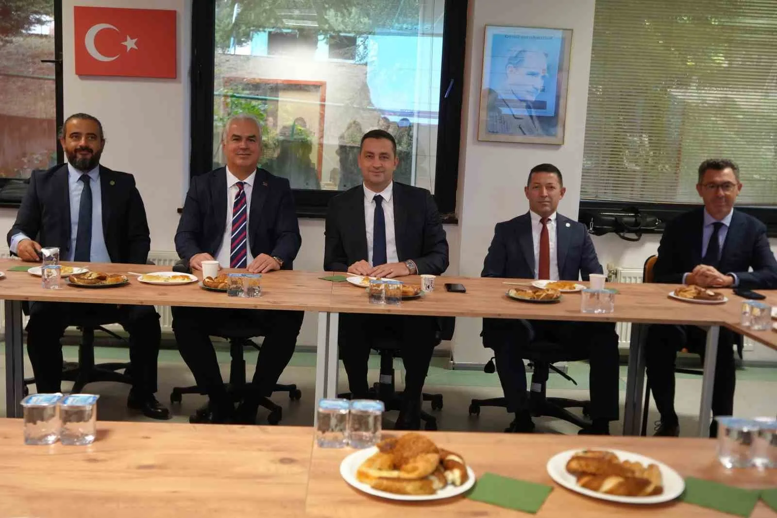 KOCAELİ ÜNİVERSİTESİ HUKUK FAKÜLTESİ'NDE DÜZENLENEN PROGRAMDA PROTOKOL İMZALANDI