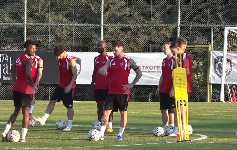 GAZİANTEP FUTBOL KULÜBÜ, TRENDYOL SÜPER LİG'İN 6. HAFTASINDA 19 EYLÜL CUMARTESİ GÜNÜ DEPLASMANDA OYNAYACAĞI KOCAELİSPOR MAÇI HAZIRLIKLARINI SÜRDÜRÜYOR.