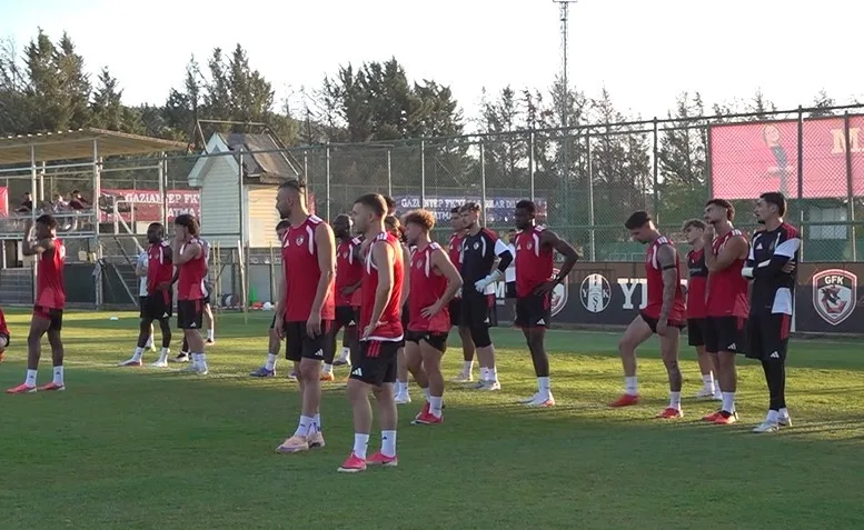 GAZİANTEP FUTBOL KULÜBÜ, TRENDYOL SÜPER LİG'İN 6. HAFTASINDA 19 EYLÜL CUMARTESİ GÜNÜ DEPLASMANDA OYNAYACAĞI KOCAELİSPOR MAÇI HAZIRLIKLARINI SÜRDÜRÜYOR.