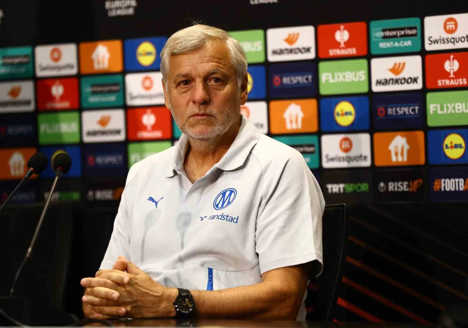 BEŞİKTAŞ’IN, UEFA AVRUPA LİGİ’NDE YER ALAN EN İYİ TAKIMLARDAN BİRİ OLDUĞUN SÖYLEYEN OLYMPİQUE MARSİLYA TEKNİK DİREKTÖRÜ BRUNO GENESİO, "ÇOK İYİ OYUNCULARI VAR. ORTA SAHADA VE İLERİDE OLMAKLA BERABER GERİ HATTININ DA ÇOK İYİ OLDUĞUNU DÜŞÜNÜYORUM. SEYİRCİSİYLE BERABER İYİ OYNAYAN BİR TAKIM" DEDİ.