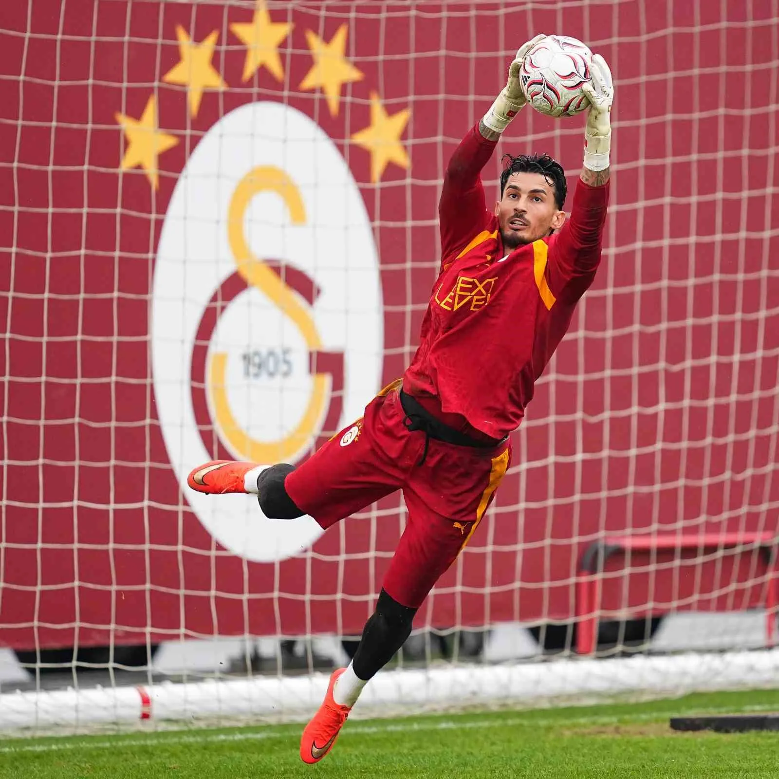 GALATASARAY, TRENDYOL SÜPER LİG’İN 6. HAFTASINDA TRABZONSPOR İLE OYNAYACAĞI MAÇIN HAZIRLIKLARINI BUGÜN YAPTIĞI ANTRENMANLA SÜRDÜRDÜ.