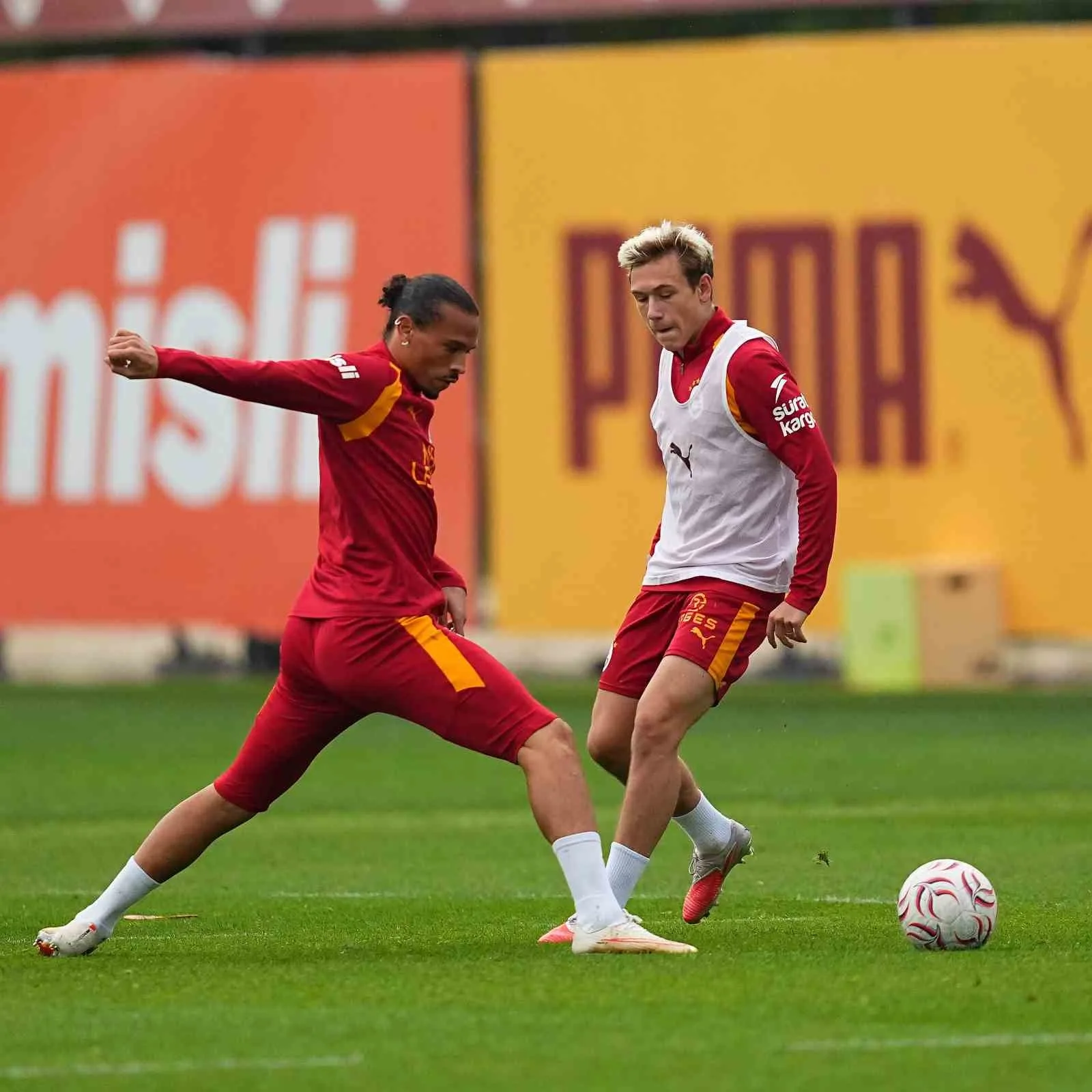 GALATASARAY, TRENDYOL SÜPER LİG’İN 6. HAFTASINDA TRABZONSPOR İLE OYNAYACAĞI MAÇIN HAZIRLIKLARINI BUGÜN YAPTIĞI ANTRENMANLA SÜRDÜRDÜ.