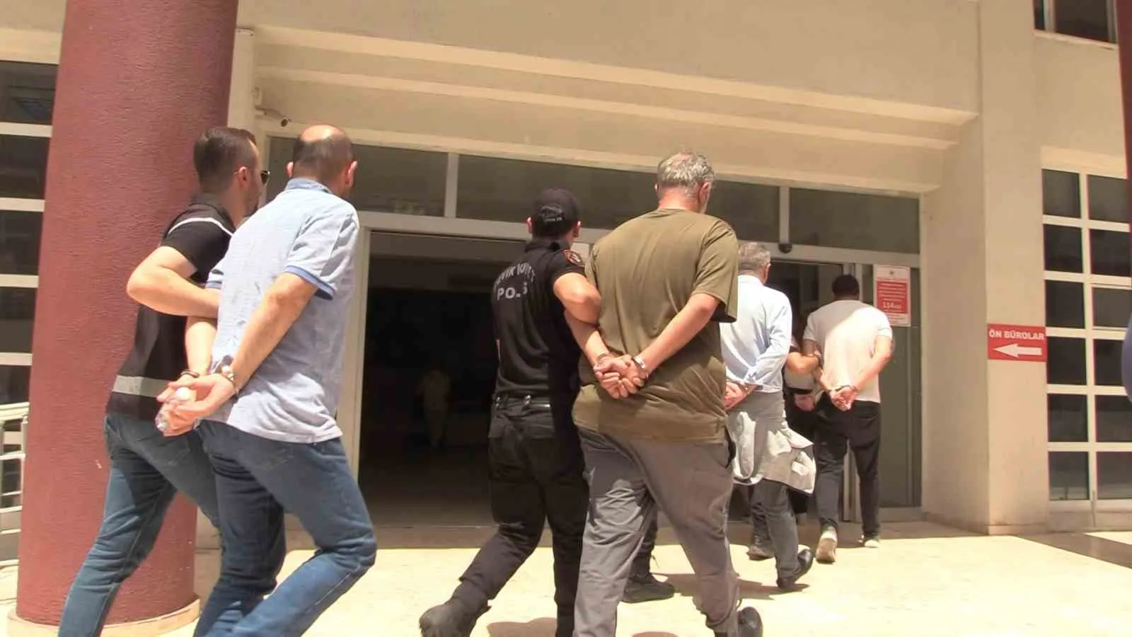 DEVRE MÜLK DOLANDIRICILIĞI OPERASYONUNDA GÖZALTINA ALINAN 29 ZANLI ADLİYEYE SEVK EDİLDİ. (ARŞİV)