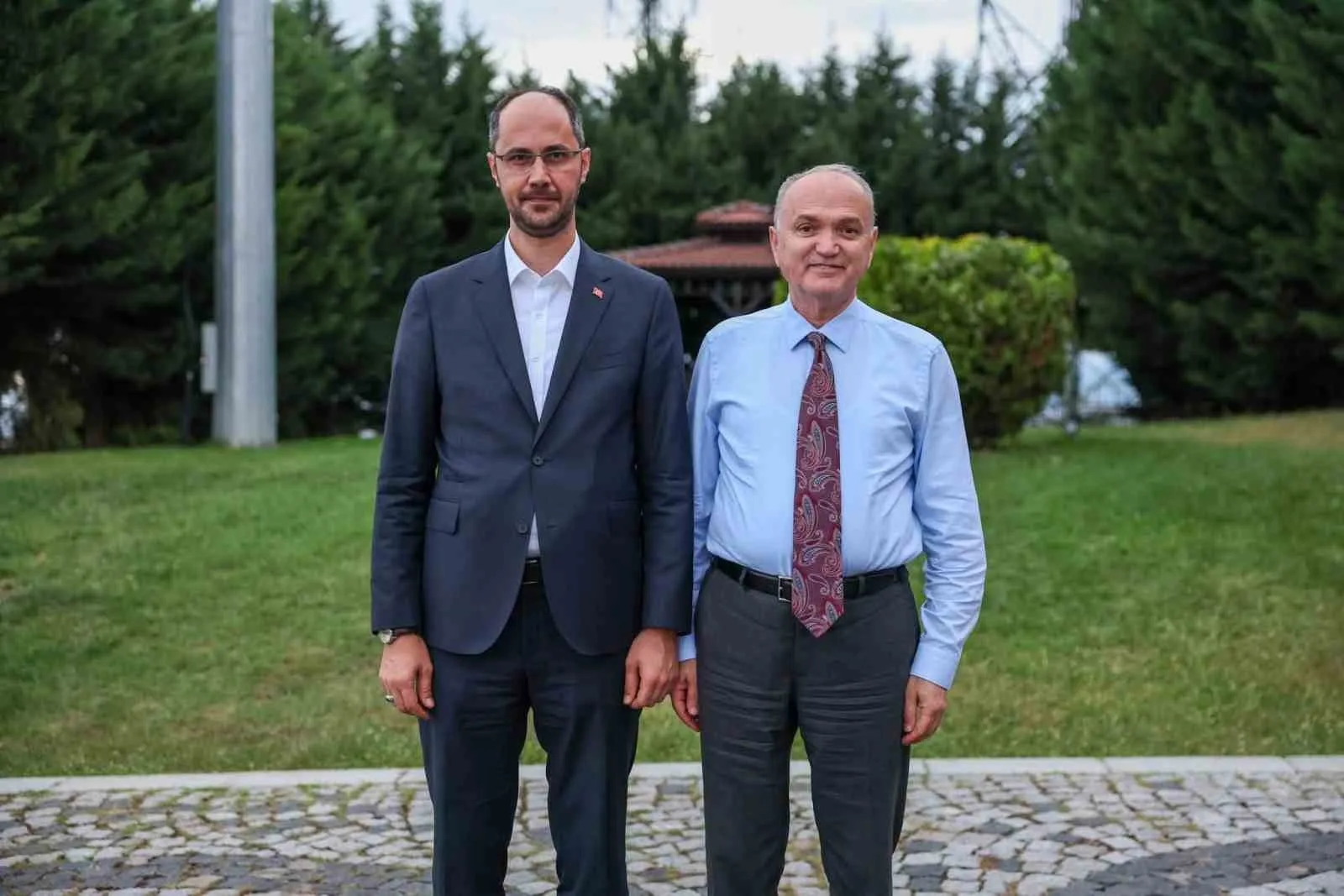 DÜZCE MUTFAK SANATLARI MERKEZİ’NDE GERÇEKLEŞTİRİLEN BULUŞMADA, KENTİN KENTSEL DÖNÜŞÜM ÇALIŞMALARI VE DÖNÜŞÜM SÜRECİNE İLİŞKİN DEĞERLENDİRMELER YAPILDI.