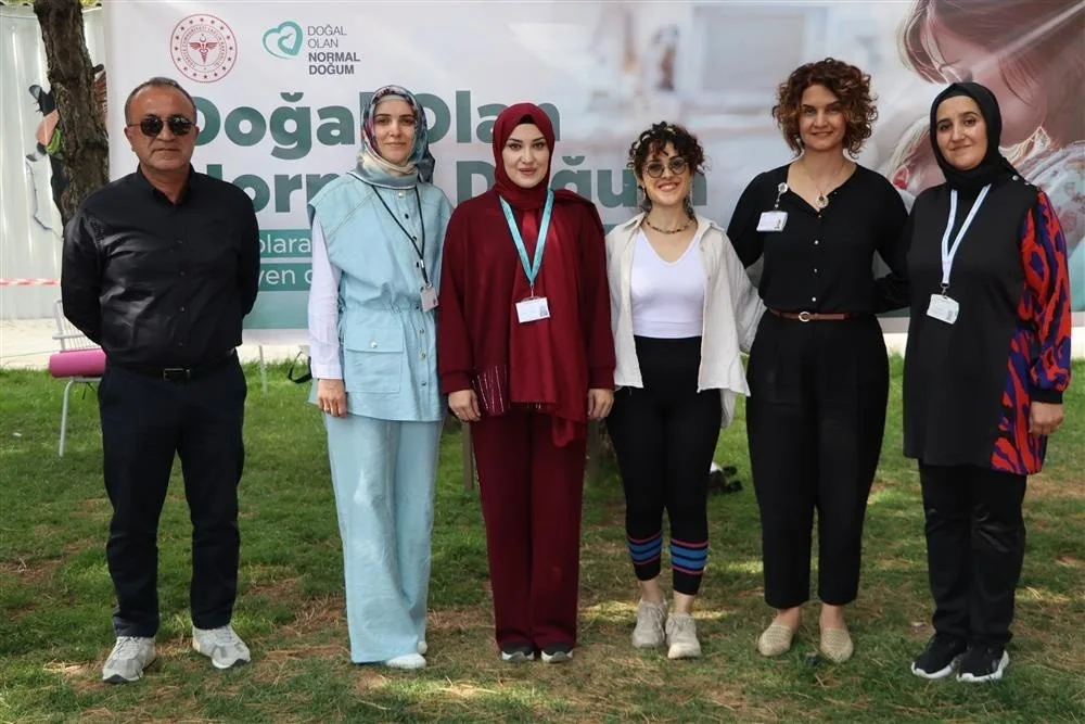 SİVAS NUMUNE HASTANESİ GEBE OKULUNDA ANNE ADAYLARININ GEBELİK SÜRECİNİ DAHA SAĞLIKLI VE HUZURLU GEÇİRMELERİNE DESTEK OLMAK AMACIYLA GEVŞEME TEKNİKLERİ ANLATILDI.