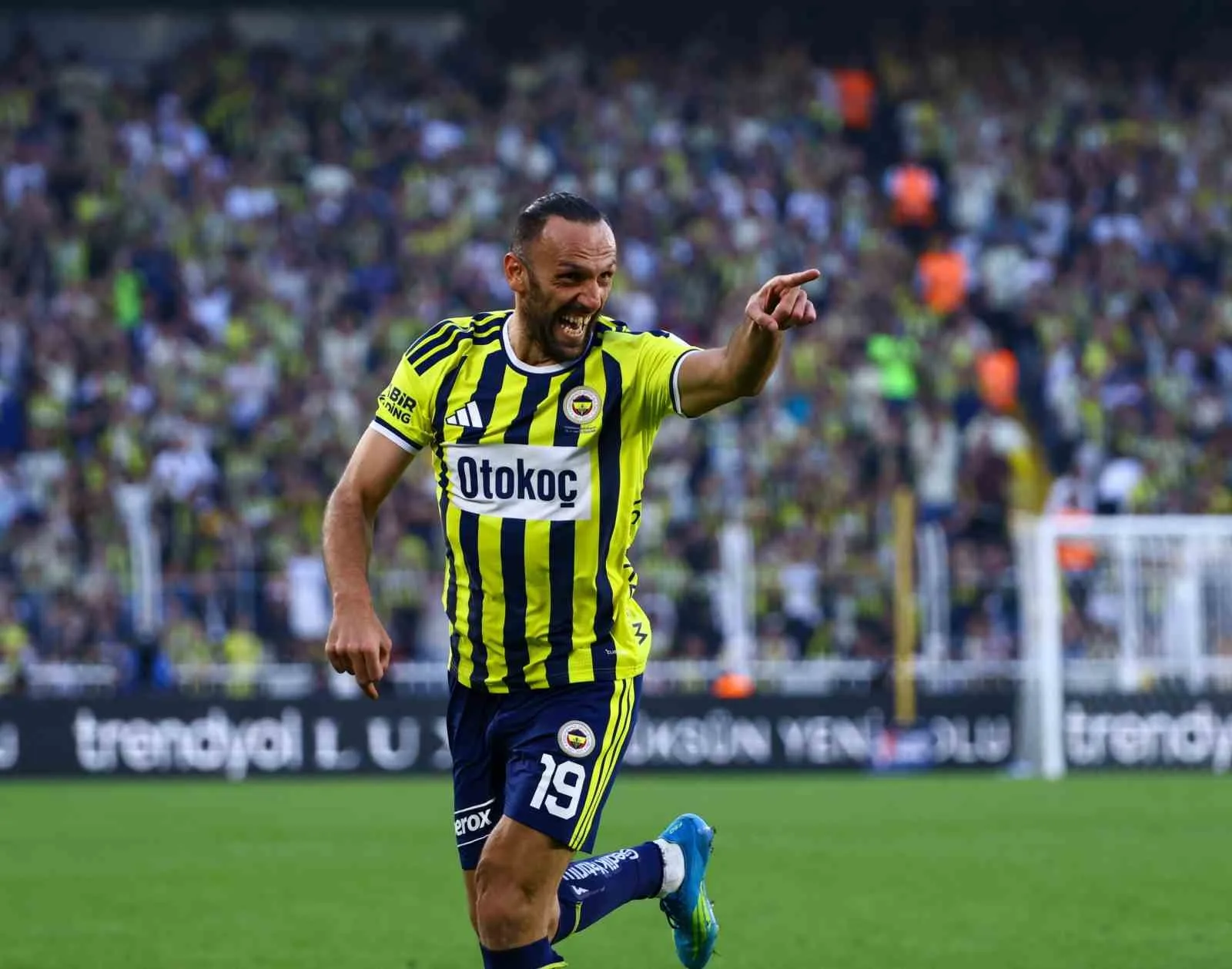 TRENDYOL SÜPER LİG’İN 6. HAFTASINDA FENERBAHÇE, EVİNDE KARŞILAŞTIĞI EYÜPSPOR’U 8-0'LIK SKORLA MAĞLUP ETTİ.