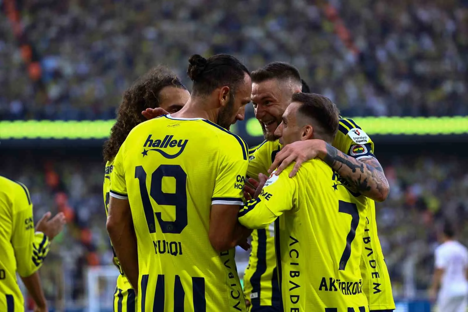 TRENDYOL SÜPER LİG’İN 6. HAFTASINDA FENERBAHÇE, EVİNDE KARŞILAŞTIĞI EYÜPSPOR’U 8-0'LIK SKORLA MAĞLUP ETTİ.