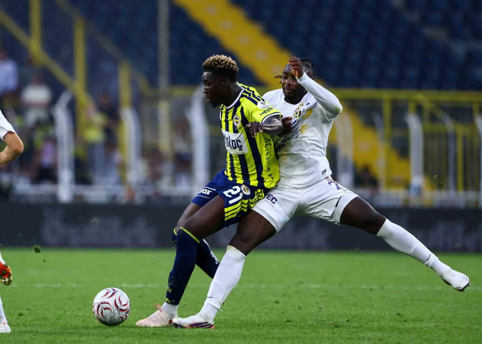TRENDYOL SÜPER LİG’İN 6. HAFTASINDA FENERBAHÇE, EVİNDE KARŞILAŞTIĞI EYÜPSPOR’U 8-0'LIK SKORLA MAĞLUP ETTİ.