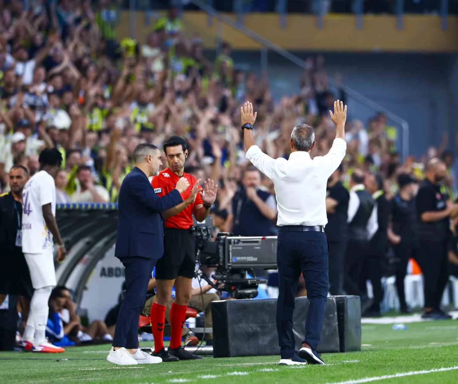 TRENDYOL SÜPER LİG’İN 6. HAFTASINDA FENERBAHÇE, EVİNDE KARŞILAŞTIĞI EYÜPSPOR’U 8-0'LIK SKORLA MAĞLUP ETTİ.