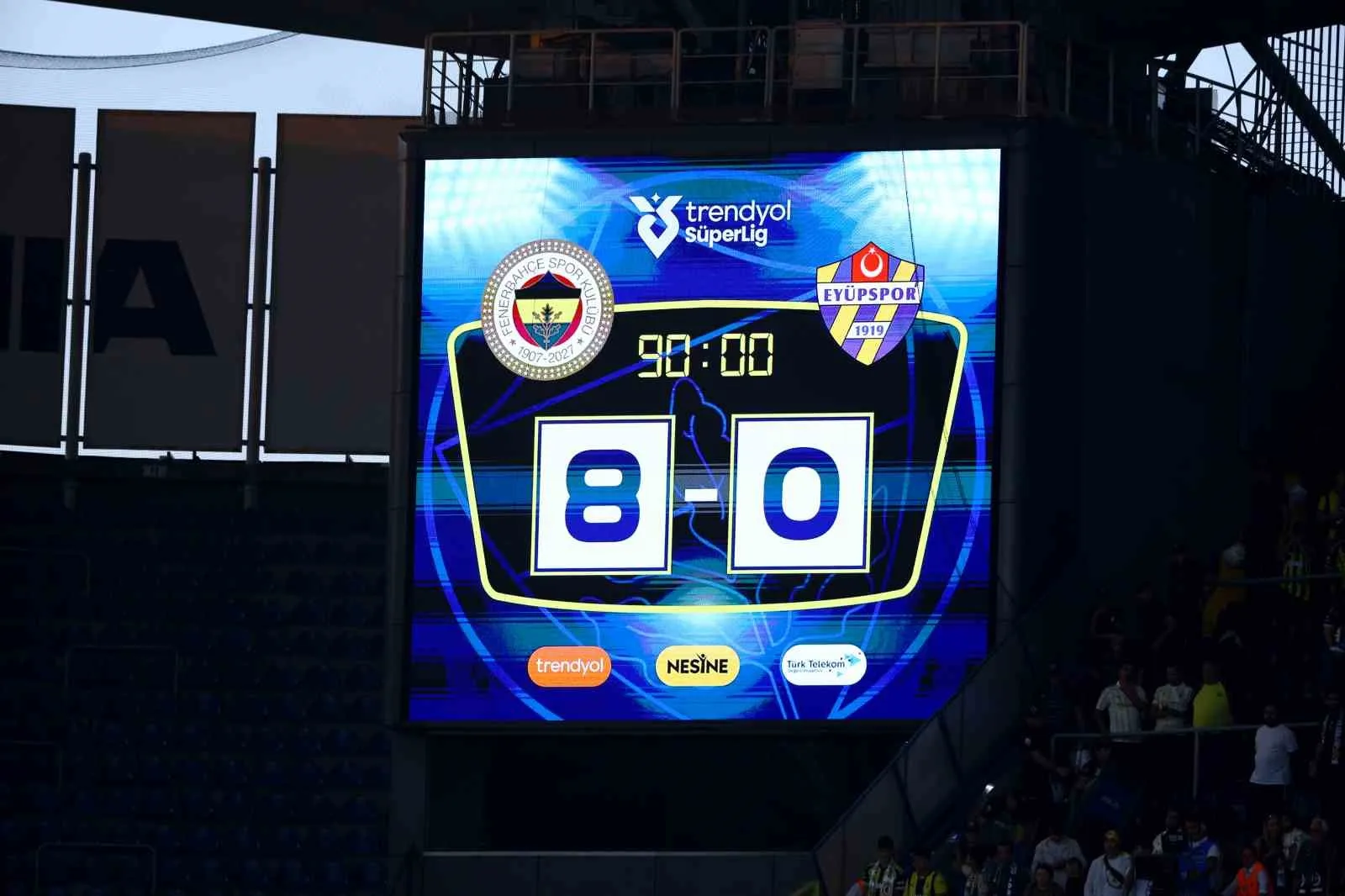 TRENDYOL SÜPER LİG’İN 6. HAFTASINDA FENERBAHÇE, EVİNDE KARŞILAŞTIĞI EYÜPSPOR’U 8-0'LIK SKORLA MAĞLUP ETTİ.