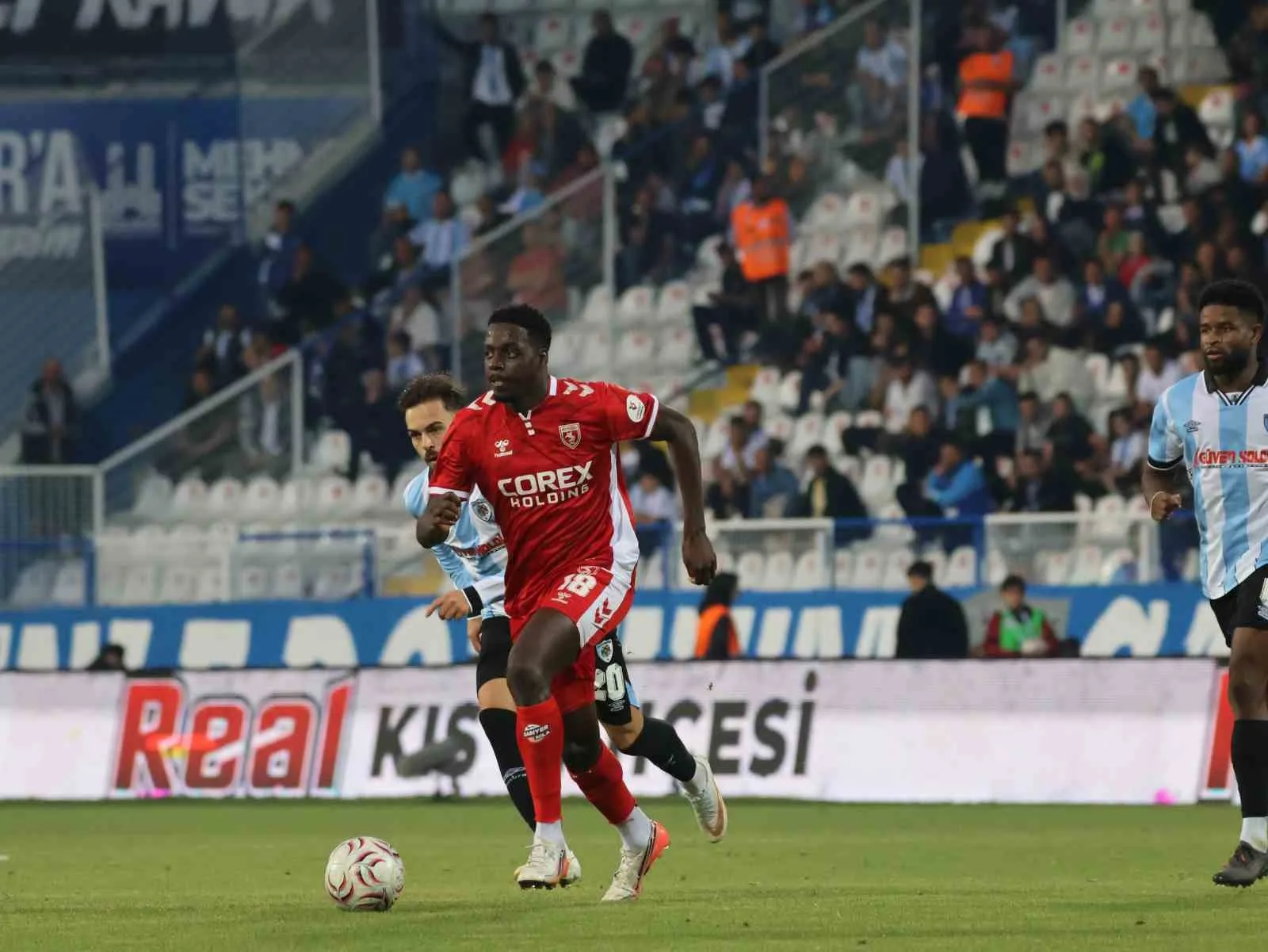 TRENDYOL SÜPER LİG'İN 6. HAFTASINDA ERZURUMSPOR FK, SAHASINDA SAMSUNSPOR'U 1-0 MAĞLUP ETTİ.