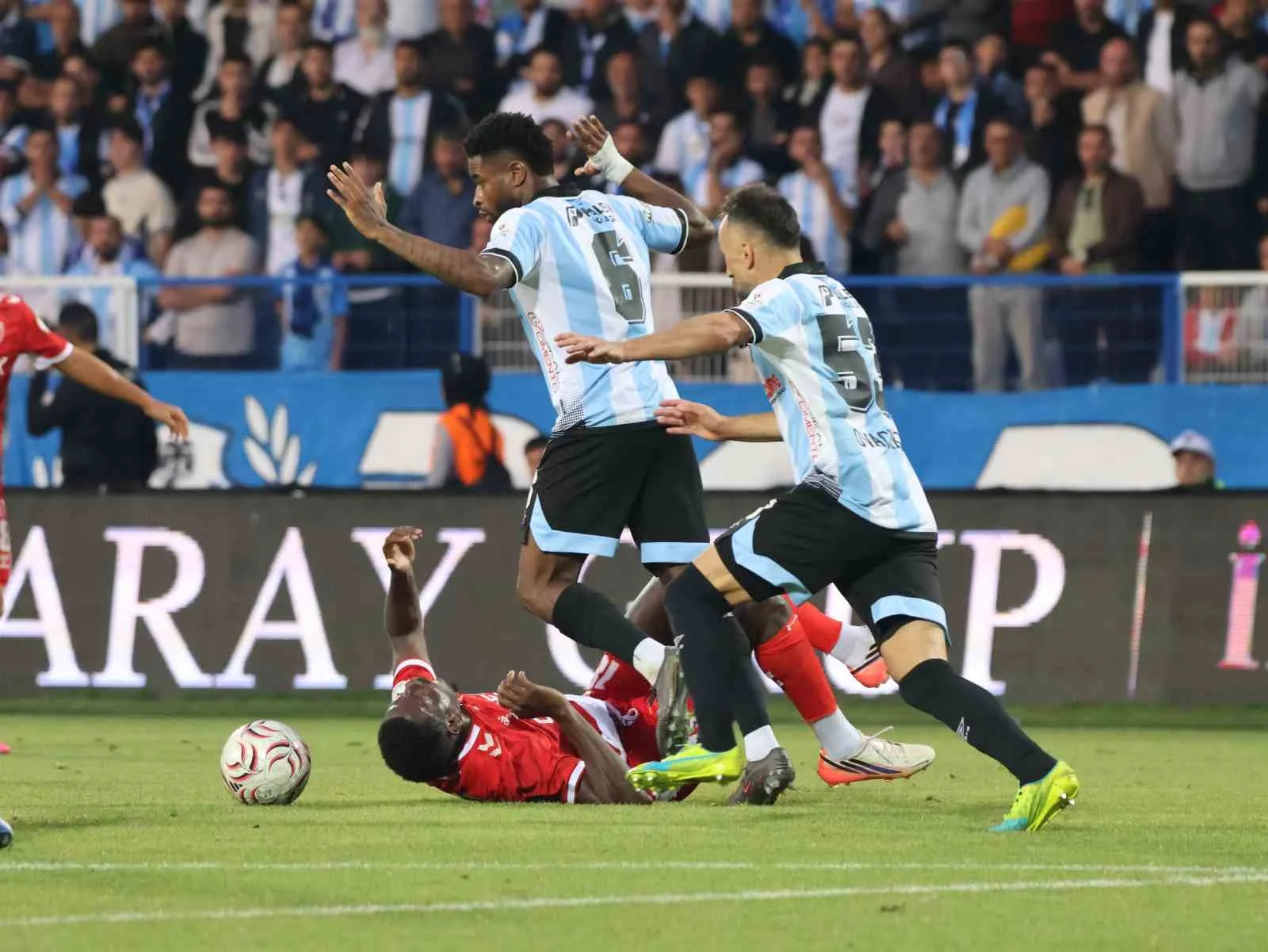 TRENDYOL SÜPER LİG'İN 6. HAFTASINDA ERZURUMSPOR FK, SAHASINDA SAMSUNSPOR'U 1-0 MAĞLUP ETTİ.