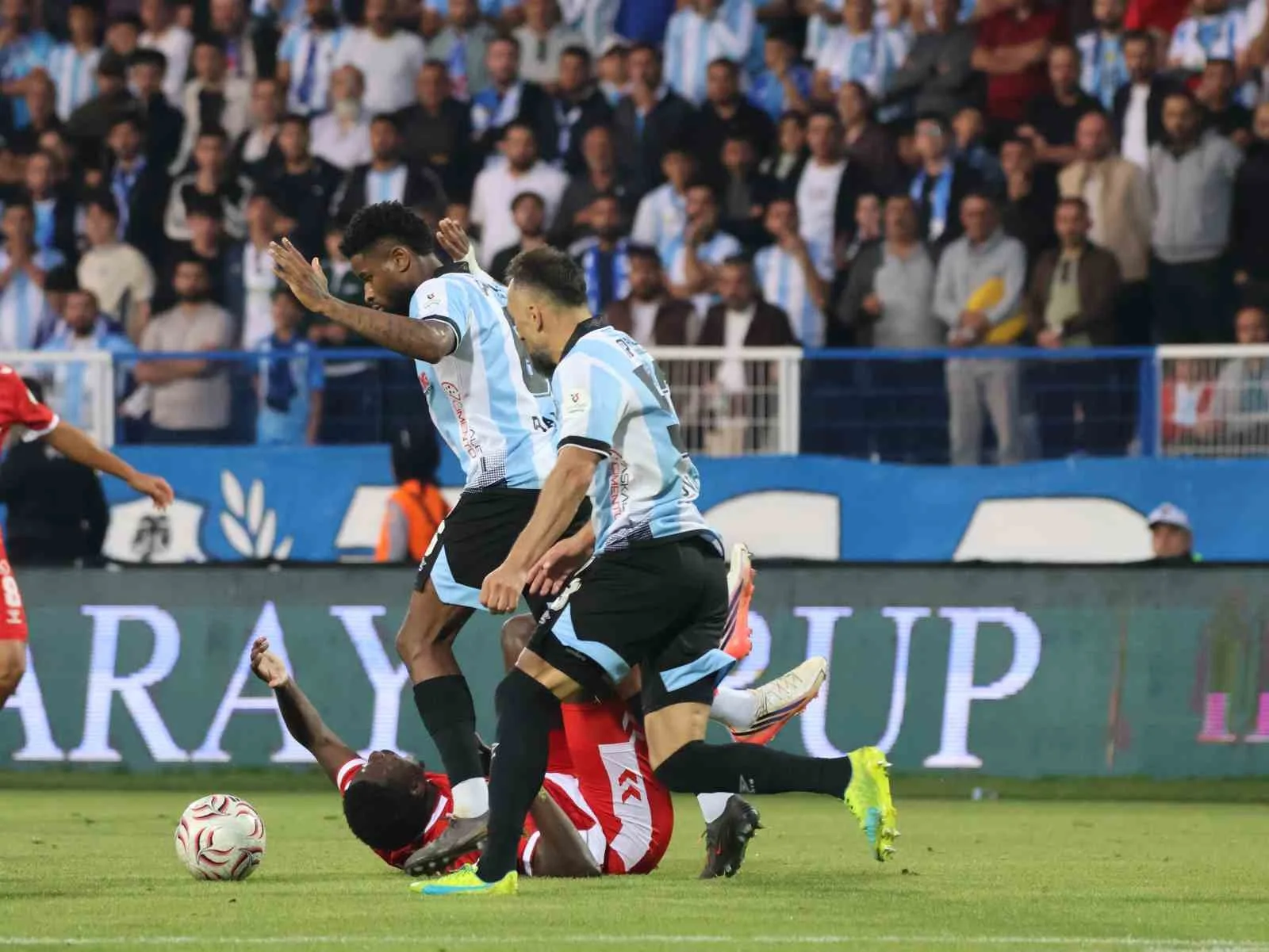 TRENDYOL SÜPER LİG'İN 6. HAFTASINDA ERZURUMSPOR FK, SAHASINDA SAMSUNSPOR'U 1-0 MAĞLUP ETTİ.