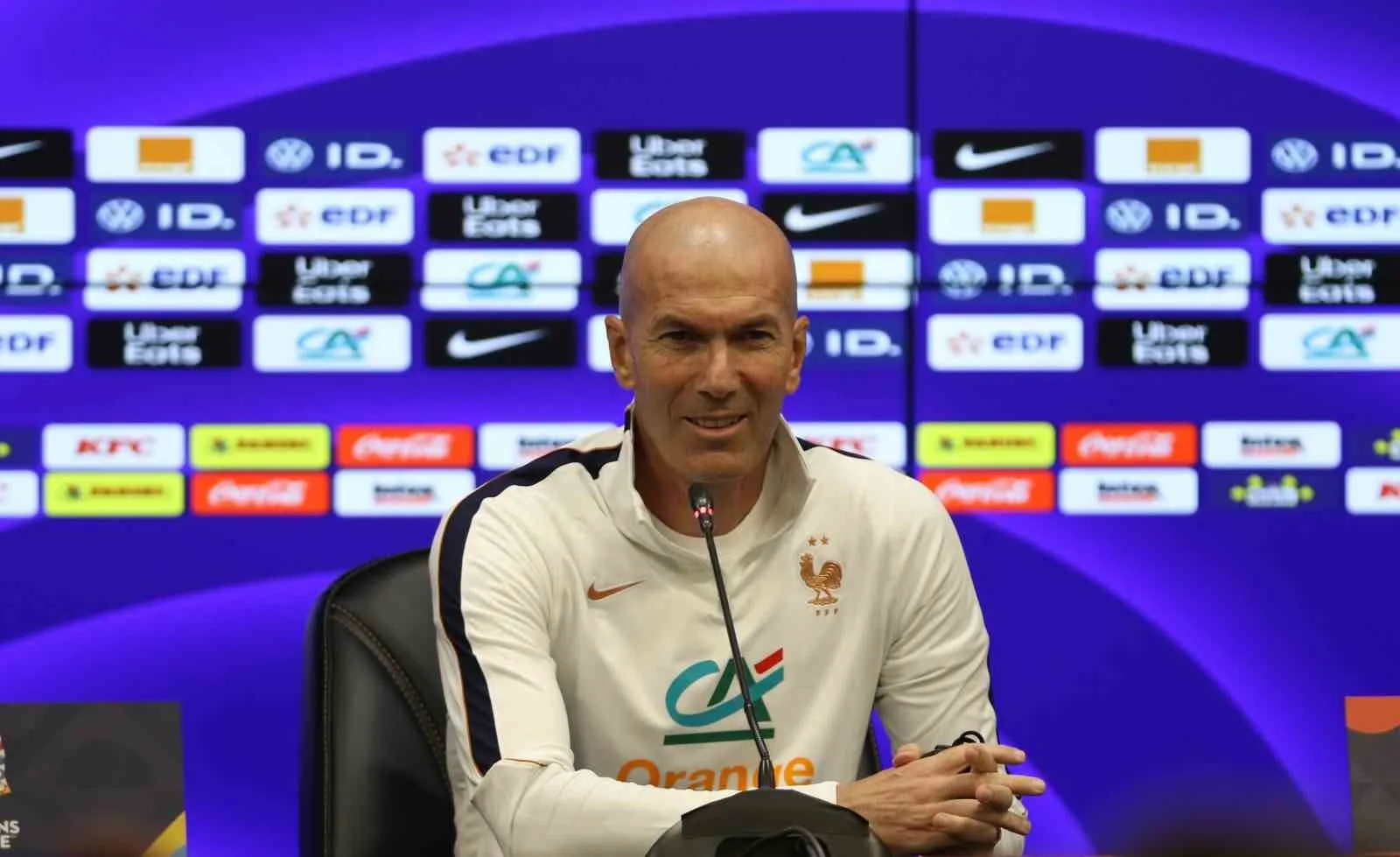 FRANSA MİLLİ TAKIMI TEKNİK DİREKTÖRÜ ZİNEDİNE ZİDANE, UEFA ULUSLAR A LİGİ 1. GRUP'TAKİ İLK MAÇINDA TÜRKİYE İLE OYNAYACAKLARI MAÇ ÖNCESİ YAPTIĞI AÇIKLAMADA, "ZİDANE OYUNU DİYE BİR ŞEY YOK. YARIN HERKES FRANSA TAKIMINI GÖRECEK" DEDİ.