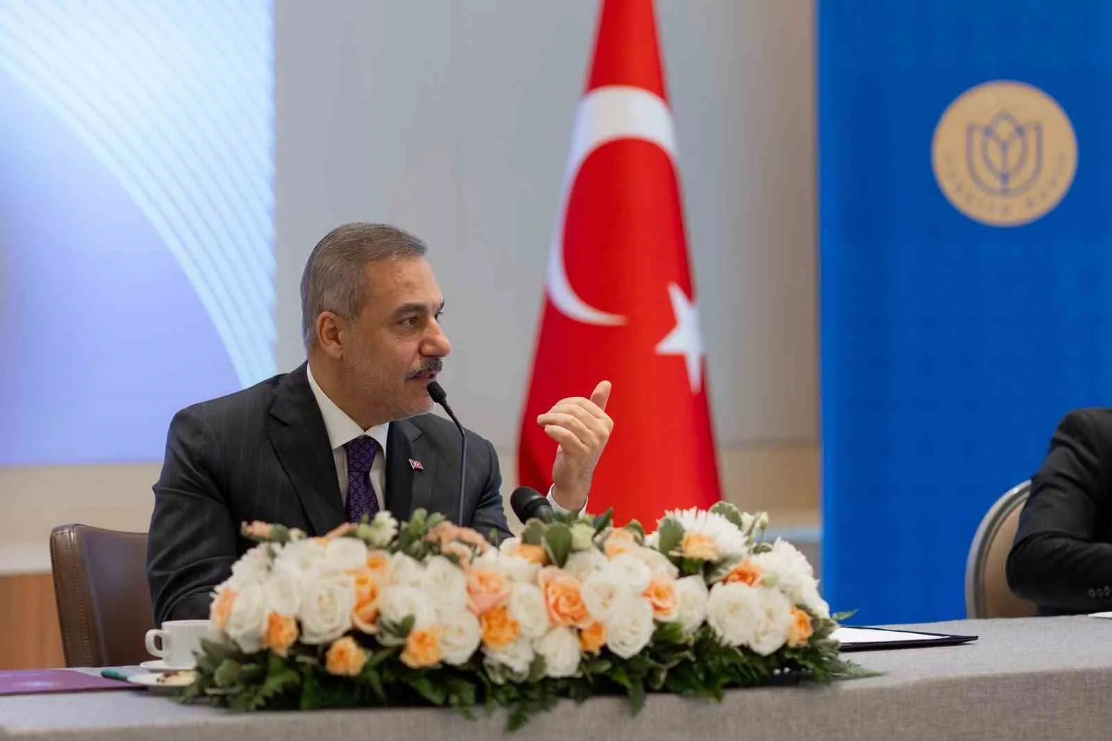 BAKAN FİDAN, ABD’Lİ DÜŞÜNCE KURULUŞLARINDAN TEMSİLCİLERİN VE AKADEMİSYENLERİN SORULARINI YANITLADI