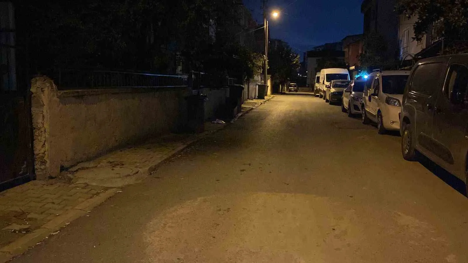 KOCAELİ’NİN KÖRFEZ İLÇESİNDE SOKAKTA SİLAHLI SALDIRIYA UĞRAYAN FATMA ÇİĞİL, KALDIRILDIĞI HASTANEDE HAYATINI KAYBETTİ. OLAYIN ARDINDAN KAÇAN ŞÜPHELİNİN YAKALANMASI İÇİN ÇALIŞMA BAŞLATILDI.