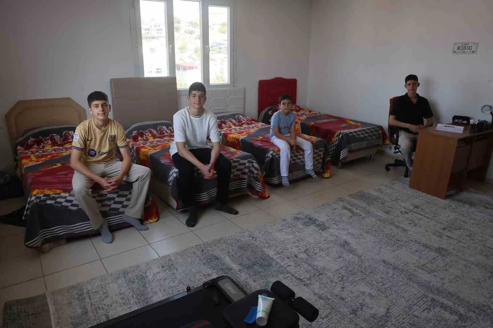 MÜNİR BASRİ VE KARDEŞLERİ