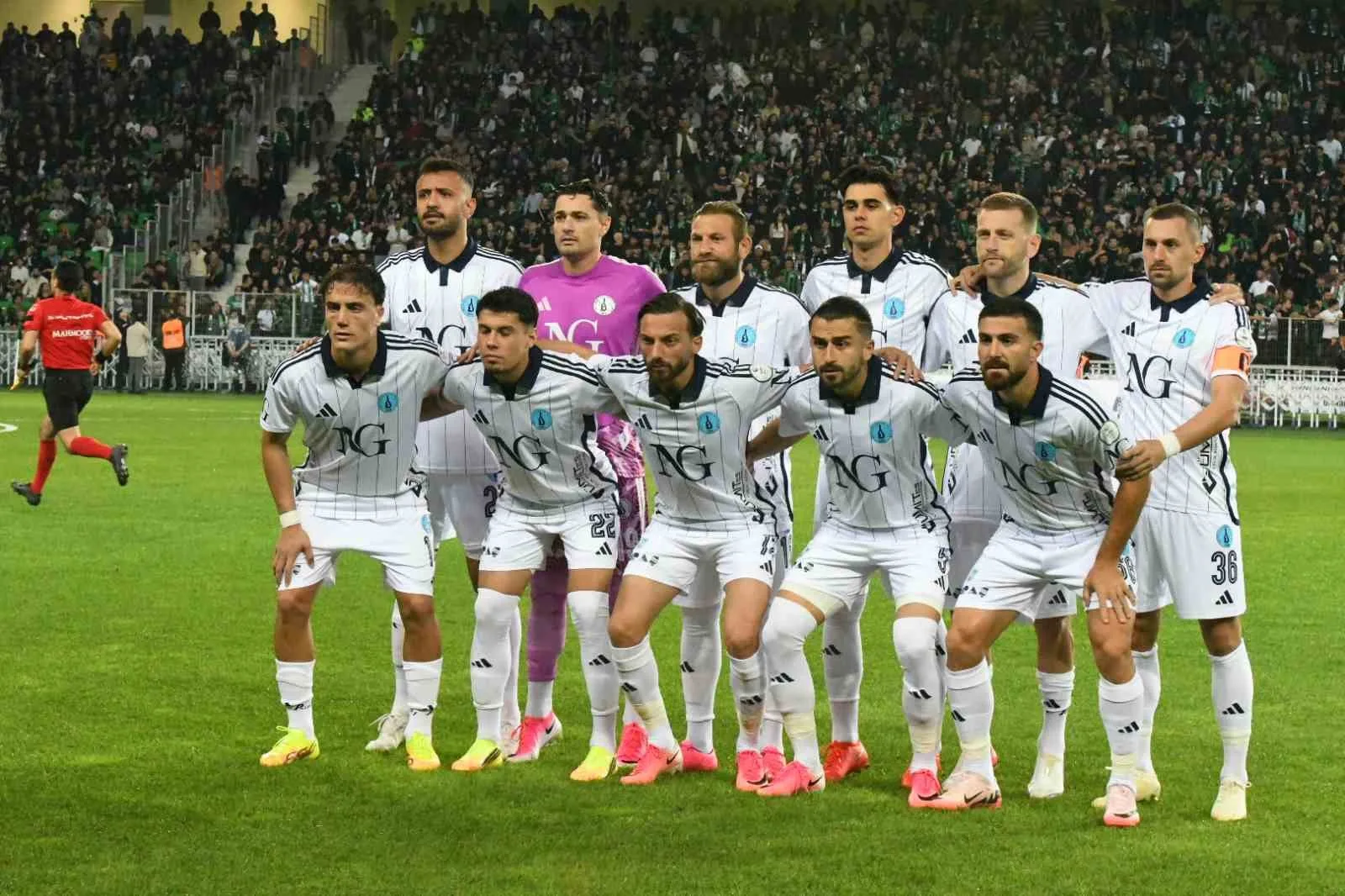 TFF 2. LİG KIRMIZI GRUP'UN 4. HAFTASINDA SAKARYASPOR, SAHASINDA KÜTAYHA FUTBOL SPOR KULÜBÜ'NÜ 2-0 MAĞLUP ETTİ.