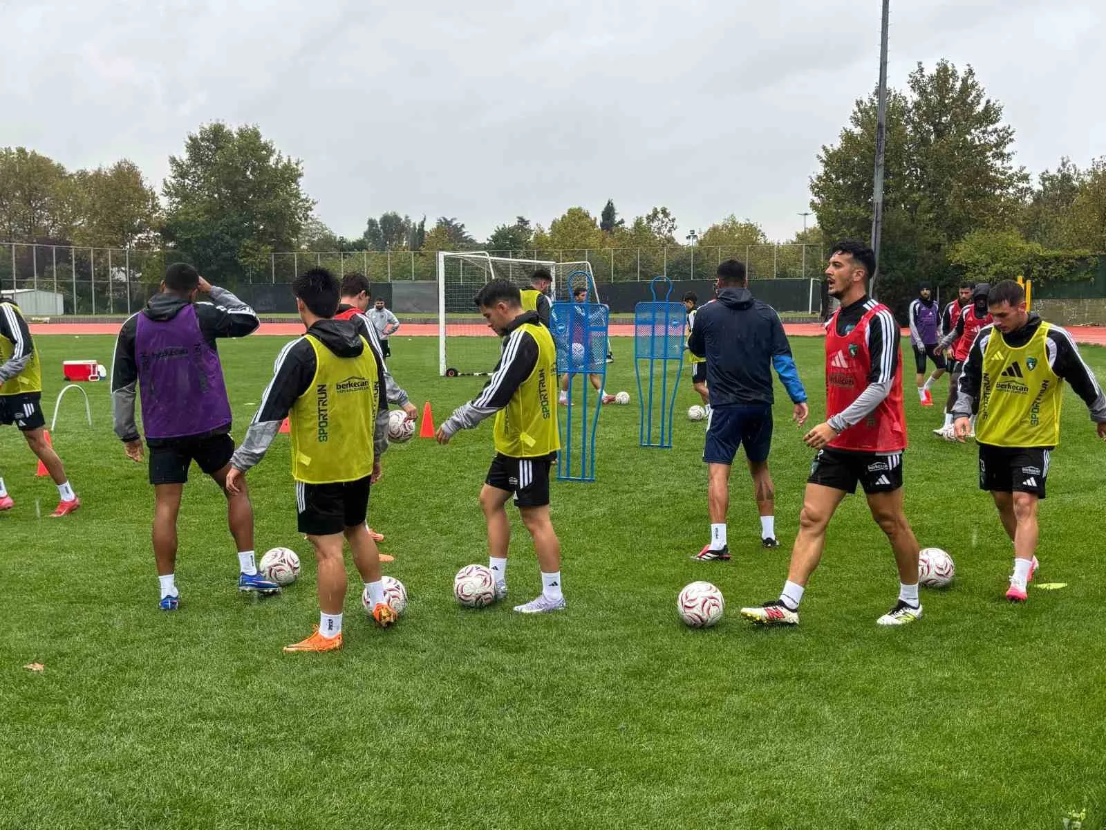 KOCAELİSPOR, TRENDYOL SÜPER LİG'İN 7. HAFTASINDA 11 EKİM PAZAR GÜNÜ DEPLASMANDA BEŞİKTAŞ İLE OYNAYACAĞI KARŞILAŞMANIN HAZIRLIKLARINI SÜRDÜRÜYOR.