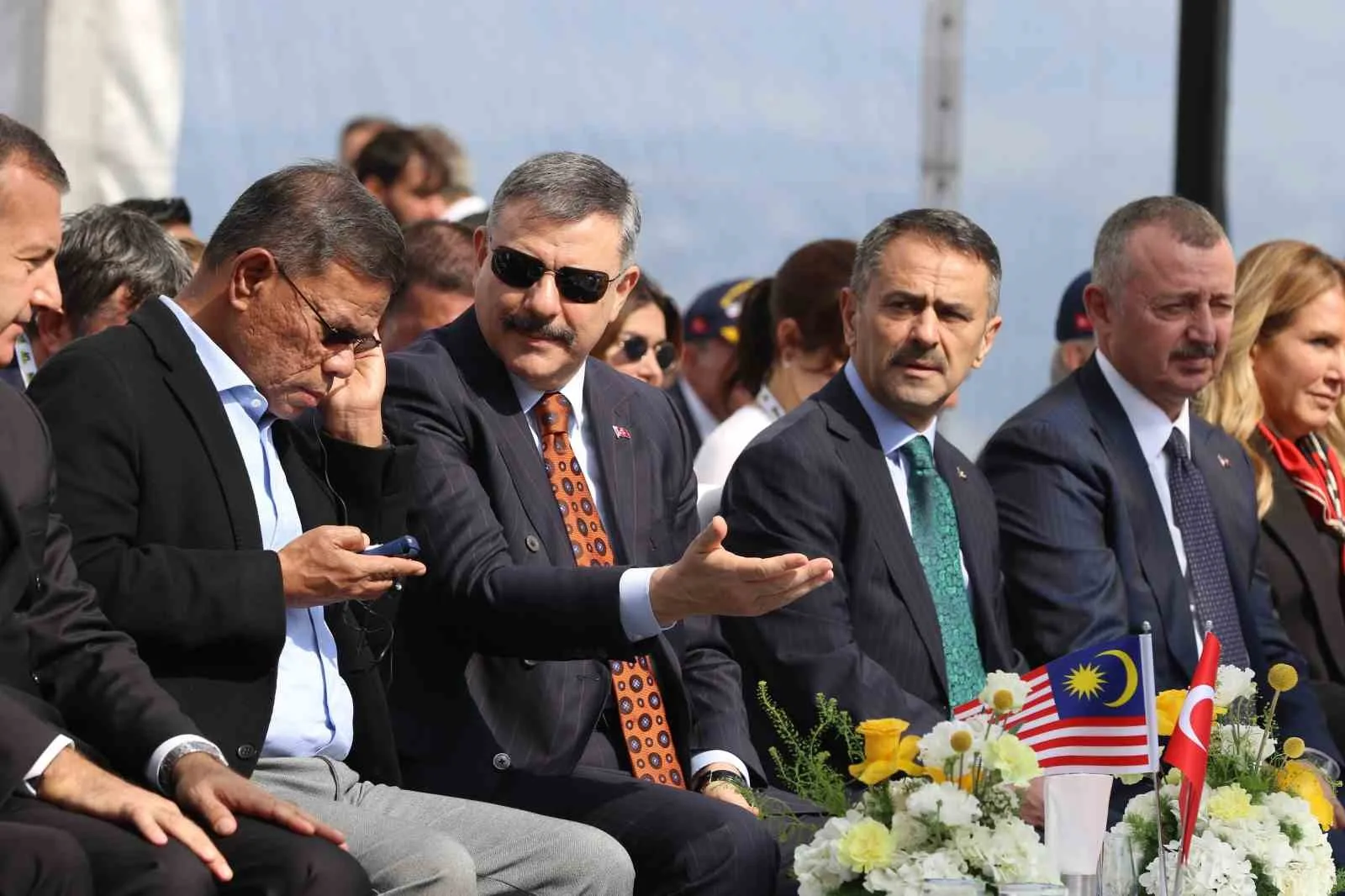 TÖRENE İÇİŞLERİ BAKANI MUSTAFA ÇİFTÇİ, MALEZYA İÇİŞLERİ BAKANI DATUK SERİ SAİFUDDİN NASUTİON BİN ISMAİL, KOCAELİ VALİSİ İLHAMİ AKTAŞ İLE KOCAELİ BÜYÜKŞEHİR BELEDİYE BAŞKANI TAHİR BÜYÜKAKIN KATILDI.