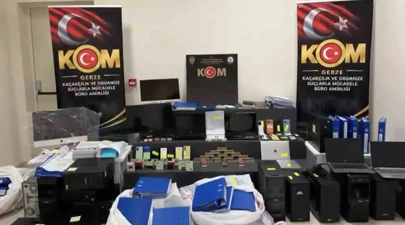 KOCAELİ MERKEZLİ 20 İLİ KAPSAYAN OPERASYONDA, SAHTE BELGE DÜZENLEYEREK HAKSIZ VERGİ İADESİ ALDIKLARI ÖNE SÜRÜLEN 155 FİRMAYA YÖNELİK SORUŞTURMADA 52 ŞÜPHELİ YAKALANDI. ŞÜPHELİLERDEN 31’İ TUTUKLANIRKEN, TOPLAM İŞLEM HACMİNİN 31 MİLYAR 300 MİLYON 142 BİN 753 LİRA 34 KURUŞ OLDUĞU BELİRLENDİ.