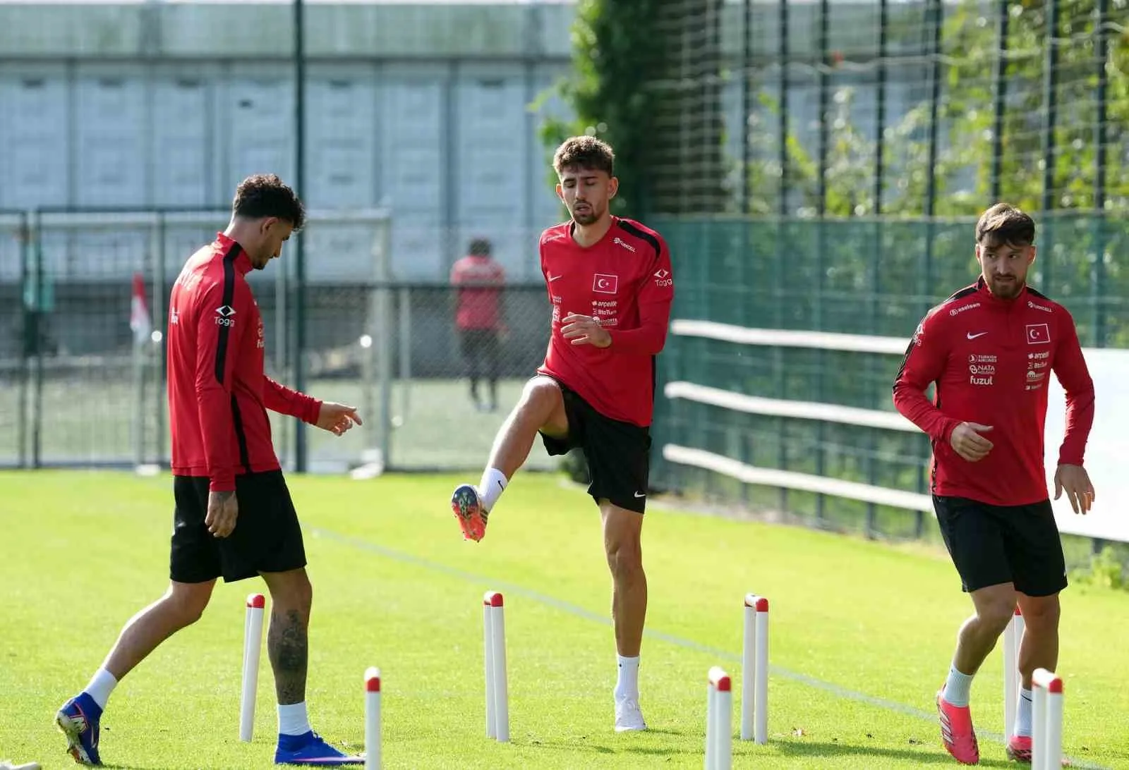 A MİLLİ TAKIM, UEFA ULUSLAR A LİGİ 1. GRUP'TA İTALYA İLE OYNAYACAĞI KARŞILAŞMANIN HAZIRLIKLARINA BELÇİKA'DA BAŞLADI.
