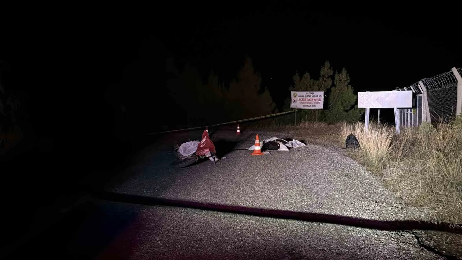 ANTALYA’NIN GAZİPAŞA İLÇESİNDE 20 YAŞINDAKİ GENÇ YOL KENARINDA  ÖLÜ BULUNDU.