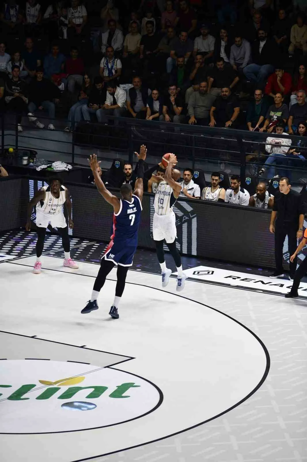 TÜRKİYE SİGORTA BASKETBOL SÜPER LİGİ'NİN 2. HAFTASINDA BAHÇEŞEHİR KOLEJİ, DEPLASMANDA ÇAYIROVA BELEDİYESİ'Nİ 84-76 MAĞLUP ETTİ.