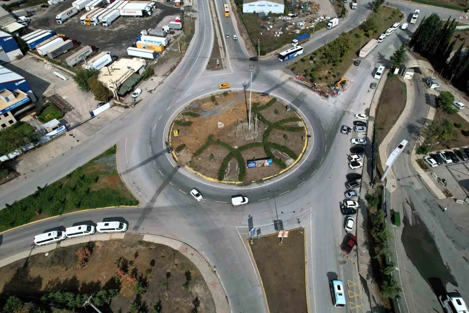 GEBZE TERMİNALİ ÖNÜNDEKİ KAVŞAĞIN YENİDEN DÜZENLENMESİ İÇİN ÇALIŞMA BAŞLATILACAK.