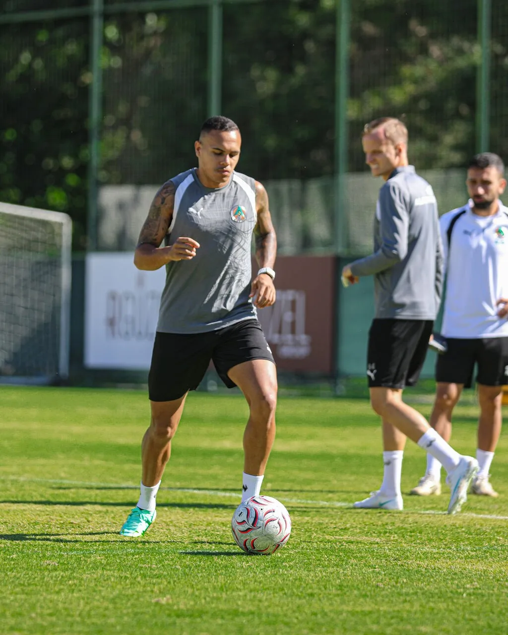 CORENDON ALANYASPOR, TRENDYOL SÜPER LİG’İN 9. HAFTASINDA SAHASINDA OYNAYACAĞI KOCAELİSPOR KARŞILAŞMASININ HAZIRLIKLARINA BAŞLADI.