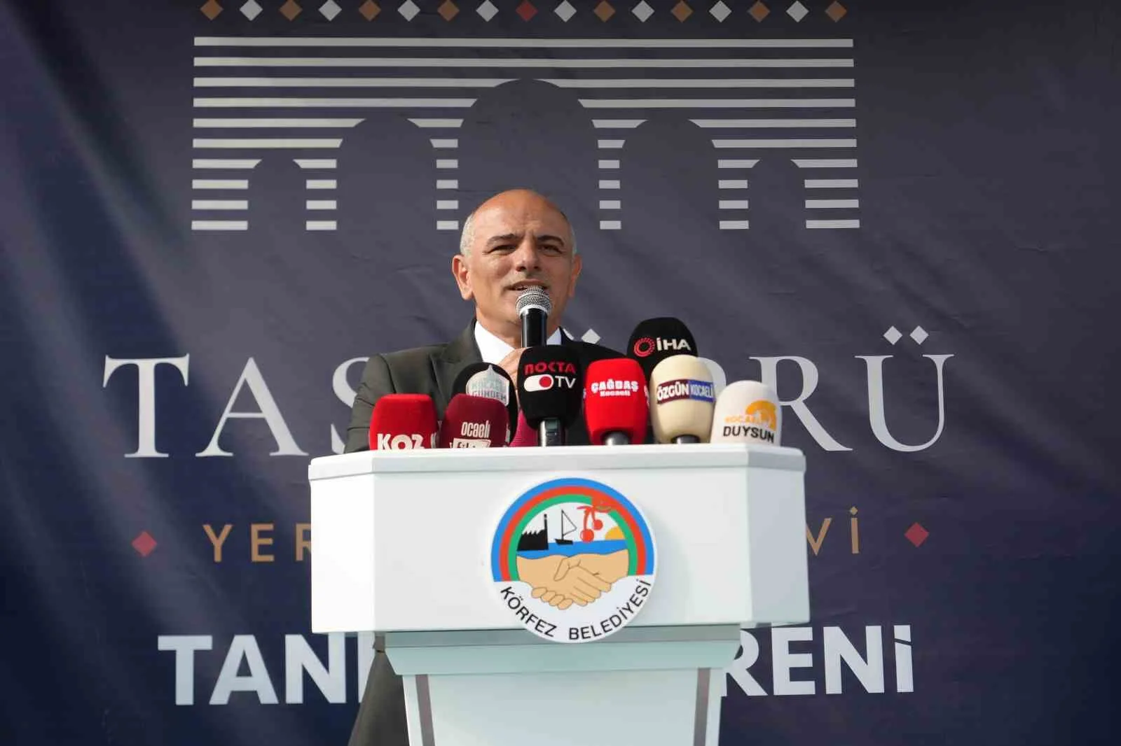 KÖRFEZ BELEDİYE BAŞKANI ŞENER SÖĞÜT.